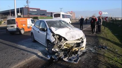 Tekirdağ'da seyir halindeki otomobile arkadan çarptı: 2 yaralı