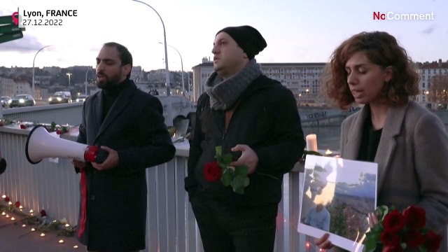 شاهد: تأبين إيراني وسط مدينة ليون الفرنسية إثر انتحاره احتجاجا على الوضع في بلاده