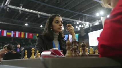 Download Video: Dos mujeres iraníes compiten sin velo en el mundial de partidas rápidas de ajedrez en Kazajistán