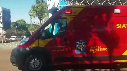 Após colisão entre Honda Fit e Honda CG, motociclista fica ferido