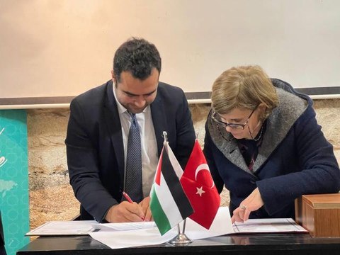 Yunus Emre Enstitüsü Filistin'in Nablus kentinde Türkçe kursları başlattı
