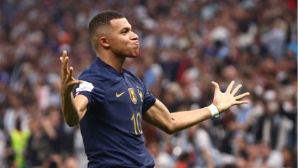 GALA VIDEO - “Il m'énerve quand…” : Kylian Mbappé (gentiment) taclé par une star des Bleus