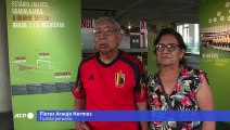 No museu de Pelé em Santos, fãs torcem pela recuperação do rei do futebol