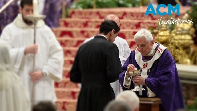 Pope asks for prayers for very ill ex-pontiff Benedict