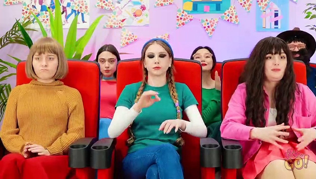 RICH VS POOR VS MEGA RICH ART CHALLENGE || Who Draws It Better Win 100 000$ Drawing Hacks By 123 GO! part 3