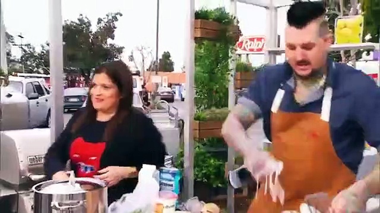 Supermarket Stakeout - Se2 - Ep10 - Meat Me in the Parking Lot HD Watch HD Deutsch