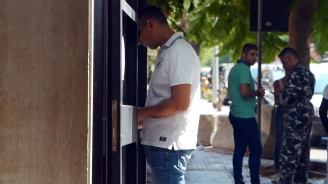 Lebanese people out of savings as financial crisis worsens