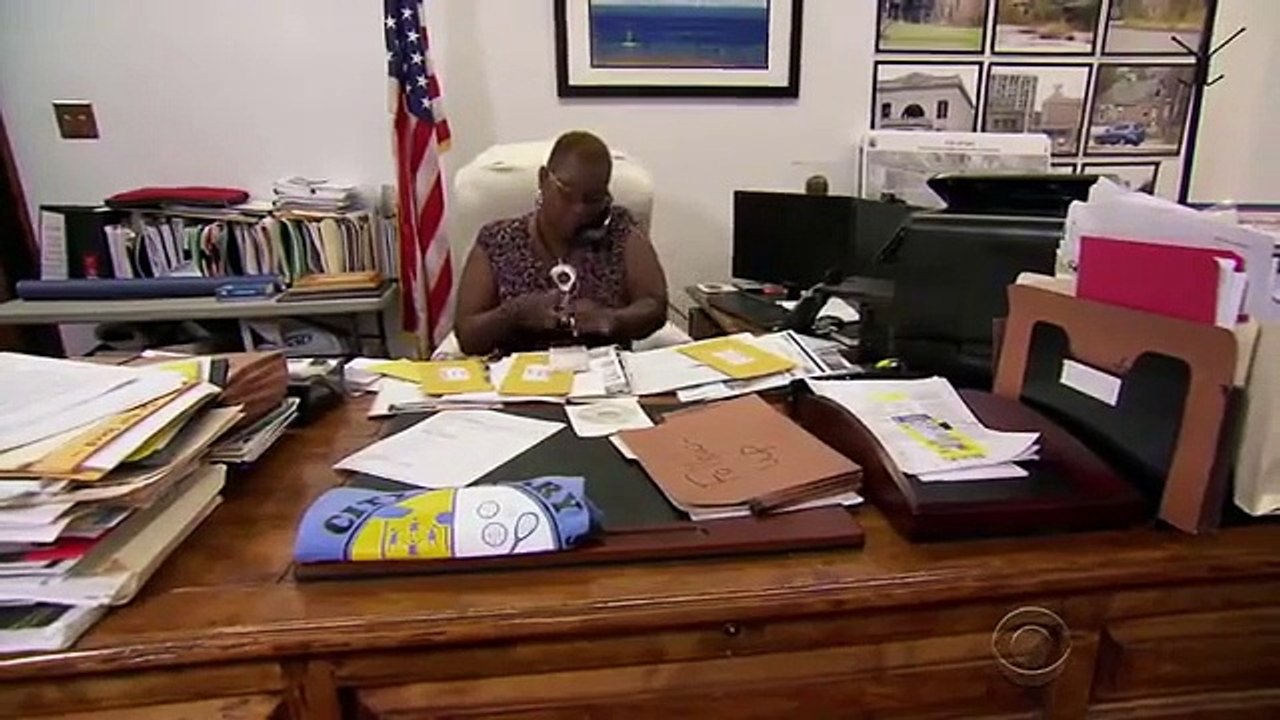 Celebrity Undercover Boss - Se8 - Ep02 HD Watch HD Deutsch