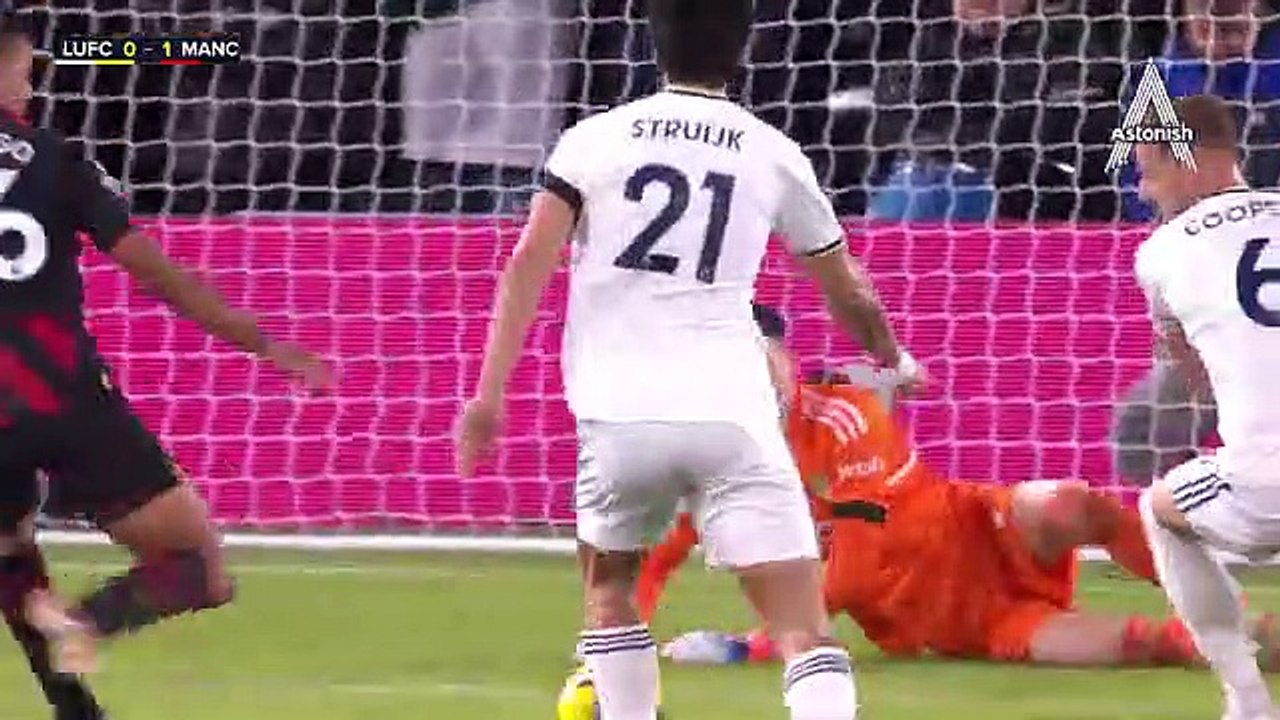 Leeds United 1-3 manchester city lstruijk scores after haaland doubled