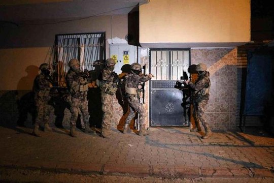 Mersin'de torbacılara şafak operasyonu: 30 gözaltı kararı