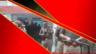 #UPPolice Sant Kabir Nagar  || #DIG की छूटी हँसी  || SI के बंदूक चलाने के नए तरीके से अधिकारी हैरान || देखें #ViralVideo