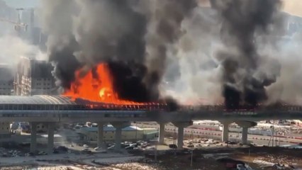 제2경인도로 북의왕나들목 부근 화물차 화재...6명 사망 / YTN