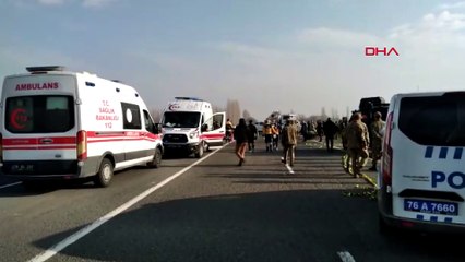 Iğdır'da zırhlı araç devrildi: 12 asker yaralı