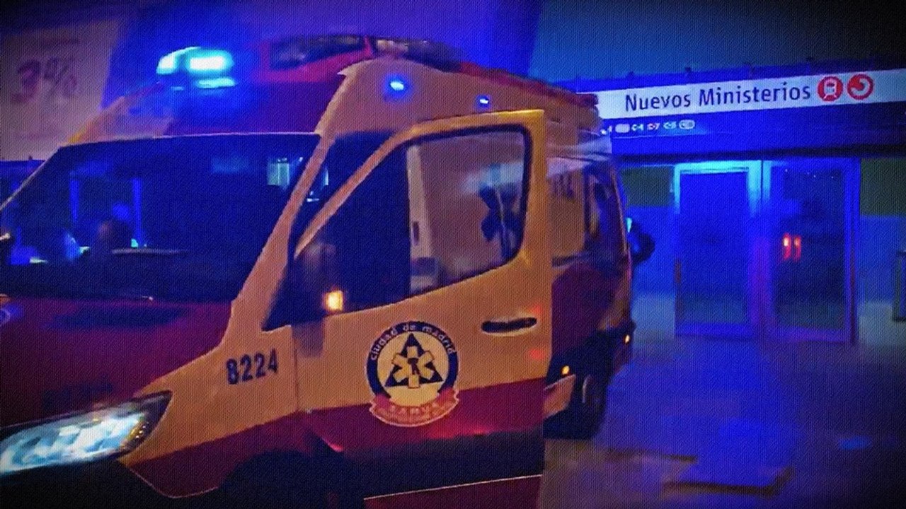 En estado grave un joven tras caer por el hueco de una escalera del metro de Nuevos Ministerios
