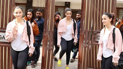 Alia Bhatt माँ बनने के बाद Fitness के साथ Face पर दिखा Glow,Yoga Class Video Viral | Boldsky