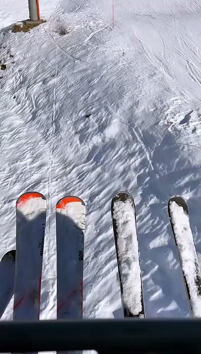 Joalukas s'offre un séjour au ski  avec sa mère, Isabelle Camus.