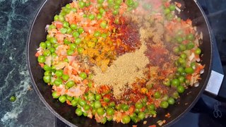 McDonald जैसा वेज बर्गर बनाने का आसान तरीका Aloo Tikki Burger | Crispy Veg burger | Meenus recipes