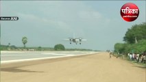 आंध्र प्रदेश : रनवे नहीं, हाईवे पर उतरा फाइटर प्लेन, सफल ट्रायल का देखें वीडियो