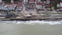 KASTAMONU - Dalgalar sahilde hasara neden oldu