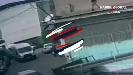 Çatıdan düşen esnaf ölümden döndü, o anlar kamerada
