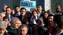 İYİ Partililer ve CHP'lilerden Tuzla Belediyesi önünde ortak tepki