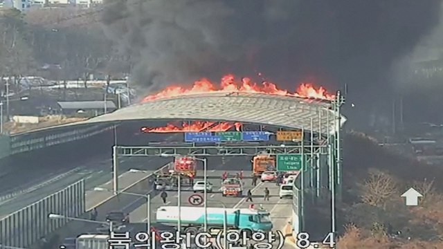 Güney Kore otoyolunda çıkan yangında beş kişi öldü, onlarca kişi yaralandı