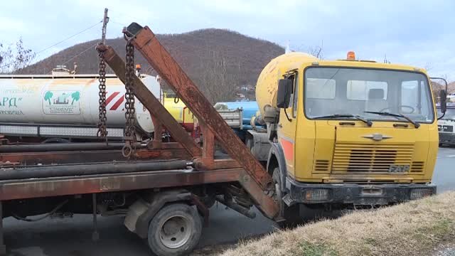 Aumenta la tensión entre Kosovo y Serbia con la colocación de barricadas y el cierre de la frontera