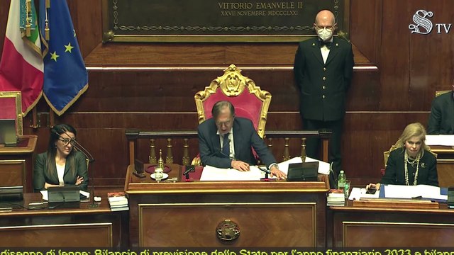 Manovra, mance e condoni: l'attacco delle opposizioni in aula. E Calenda ironizza: Aridatece Mario