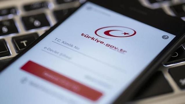 Vatandaş EYT başvurusu için e-Devlet'e akın etti! Yoğunluk nedeniyle erişim sıkıntıları yaşanıyor