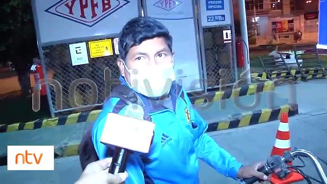 YPFB garantizó abastecimiento de combustible, pero se registraron largas filas en surtidores