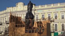 Ucrania retira de sus ciudades los monumentos de influencia soviética o rusa