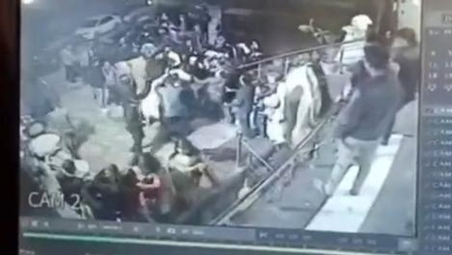 आगरा: शादी समारोह में हुई जमकर मारपीट, मामला सीसीटीवी में कैद
