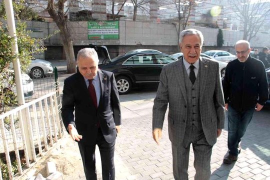 Çiçek ve Arınç'tan İhlas Medya Ankara Grubu Temsilcisi Kahraman'a ziyaret