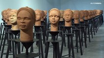 Le 276 ragazze nigeriane sequestrate dal gruppo terroristico Boko Haram in una mostra