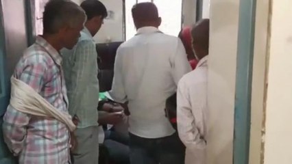 बाराबंकी: तेज रफ्तार कार अनियंत्रित होकर पलटीं, आधा दर्जन सवार घायल ट्रामा सेन्टर रेफर