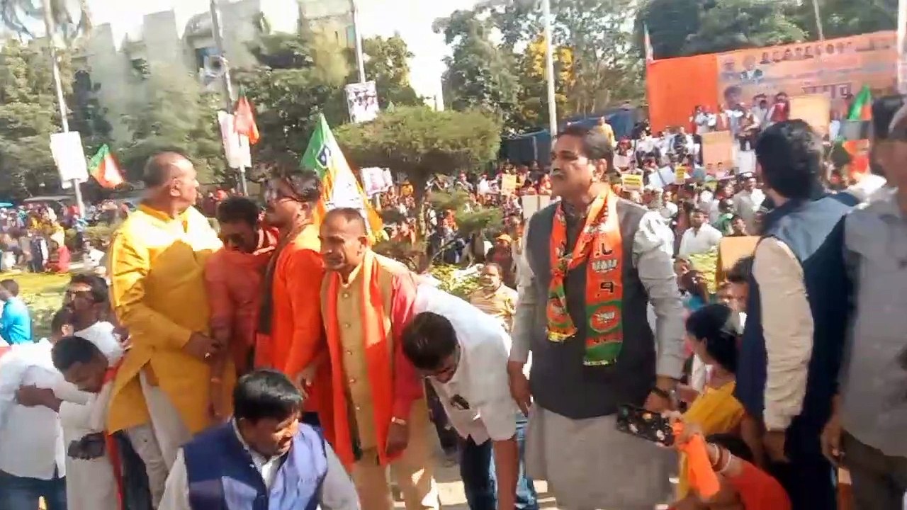 नगर निगम में अनिमितता और भ्रष्टाचार का आरोप, भाजपा ने किया उग्र प्रदर्शन