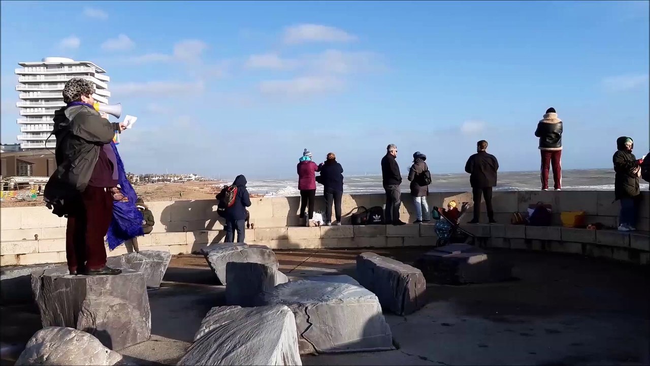 Scream at the Sea 2022 on Worthing seafront wit...