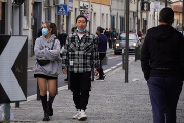 Covid, cosa succede nella chinatown di Prato. Mascherine solo a metà