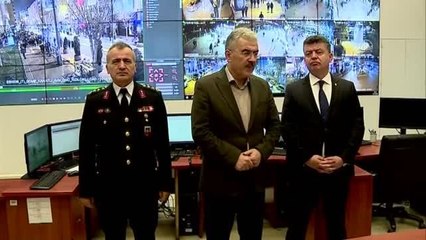 ESKİŞEHİR - Binlerce kişi şarkılar ve meşaleler eşliğinde yeni yıla "merhaba" dedi