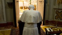 Los viajes, polémicas y escándalos que rodearon a Benedicto XVI