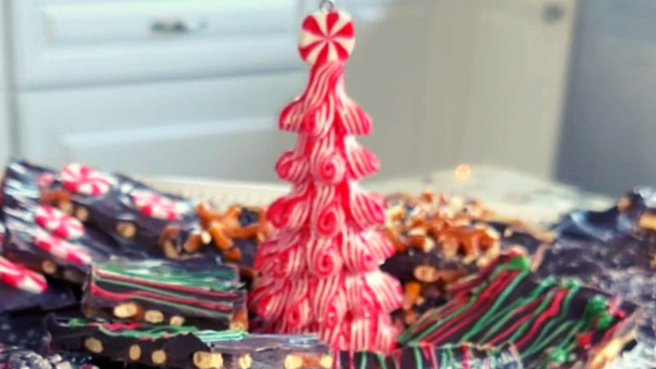 Chef makes delectable crack for Christmas!