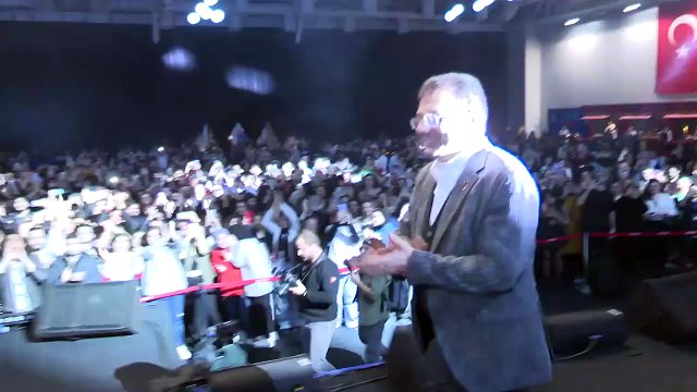 İmamoğlu sordu, gençler yanıtladı: Huzur, adalet, daha iyi ekonomi, düşünce özgürlüğü, saygı ve liyakat istiyoruz