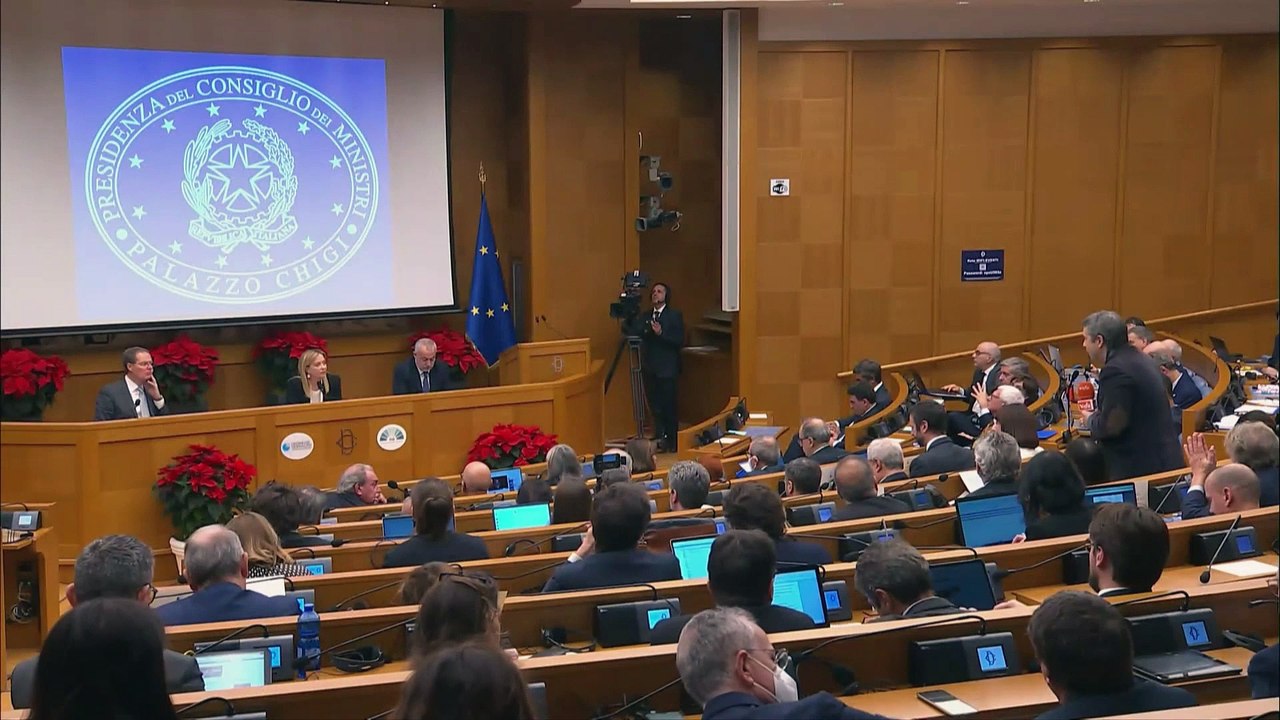 Governo, Meloni-show: i ponti degli antichi romani e il greco antico, Telethon e un po' di 'caciara'