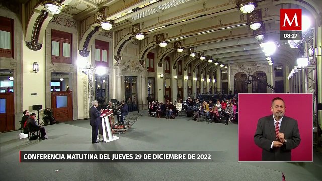 AMLO responde sobre polémica por espectaculares de Claudia Sheinbaum