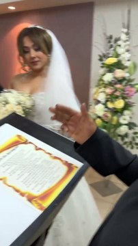 Yo los declaro marido y mujer.