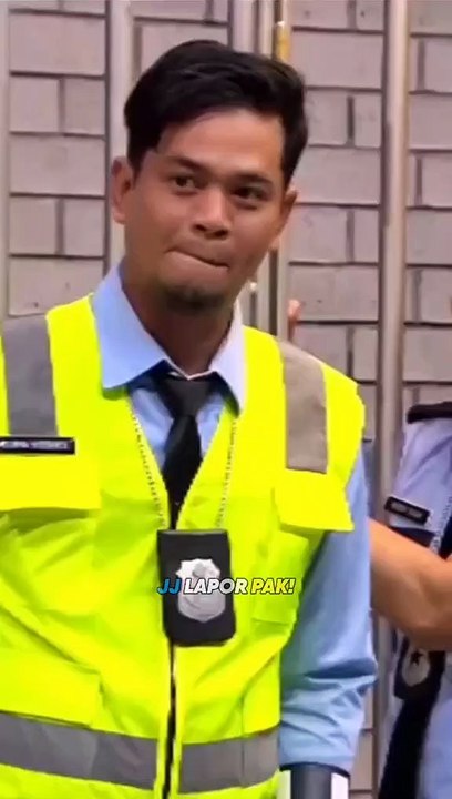 Surya memulai perang adu gombal
