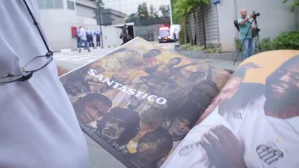 'He is the king!' - Brazil fans reflect on Pele's life