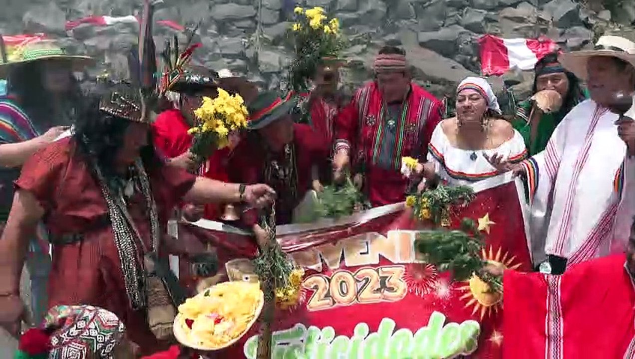 Peruanische schamanen blicken auf das jahr 2023