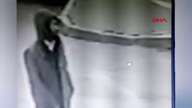 Sultangazi'de çaldığı montun cebindeki anahtarı farkeden şüpheli otomobili de çaldı