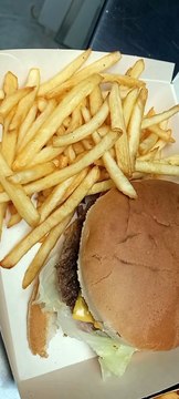 Hamburger #foodlover #foodies #foodie #food #2022 #france #humburger #hamburgers #hamburgersteak #hamburgersauce #cheeseburger #cheeseburgers #cheese #cheeselover (3)